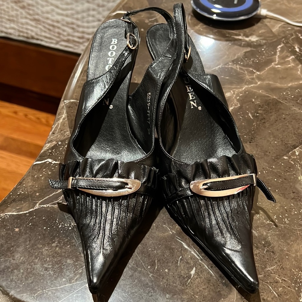 Black shoes size 38